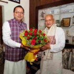 मुख्यमंत्री धामी ने पूर्व मुख्यमंत्री उत्तराखण्ड एवं महाराष्ट्र के पूर्व राज्यपाल भगत सिंह कोश्यारी के आवास पर पहुंचकर उन्हें भारत सरकार द्वारा देश के प्रतिष्ठित नागरिक सम्मान ‘‘पद्म भूषण’’ से सम्मानित किए जाने पर बधाई एवं शुभकामनाएं दीं।